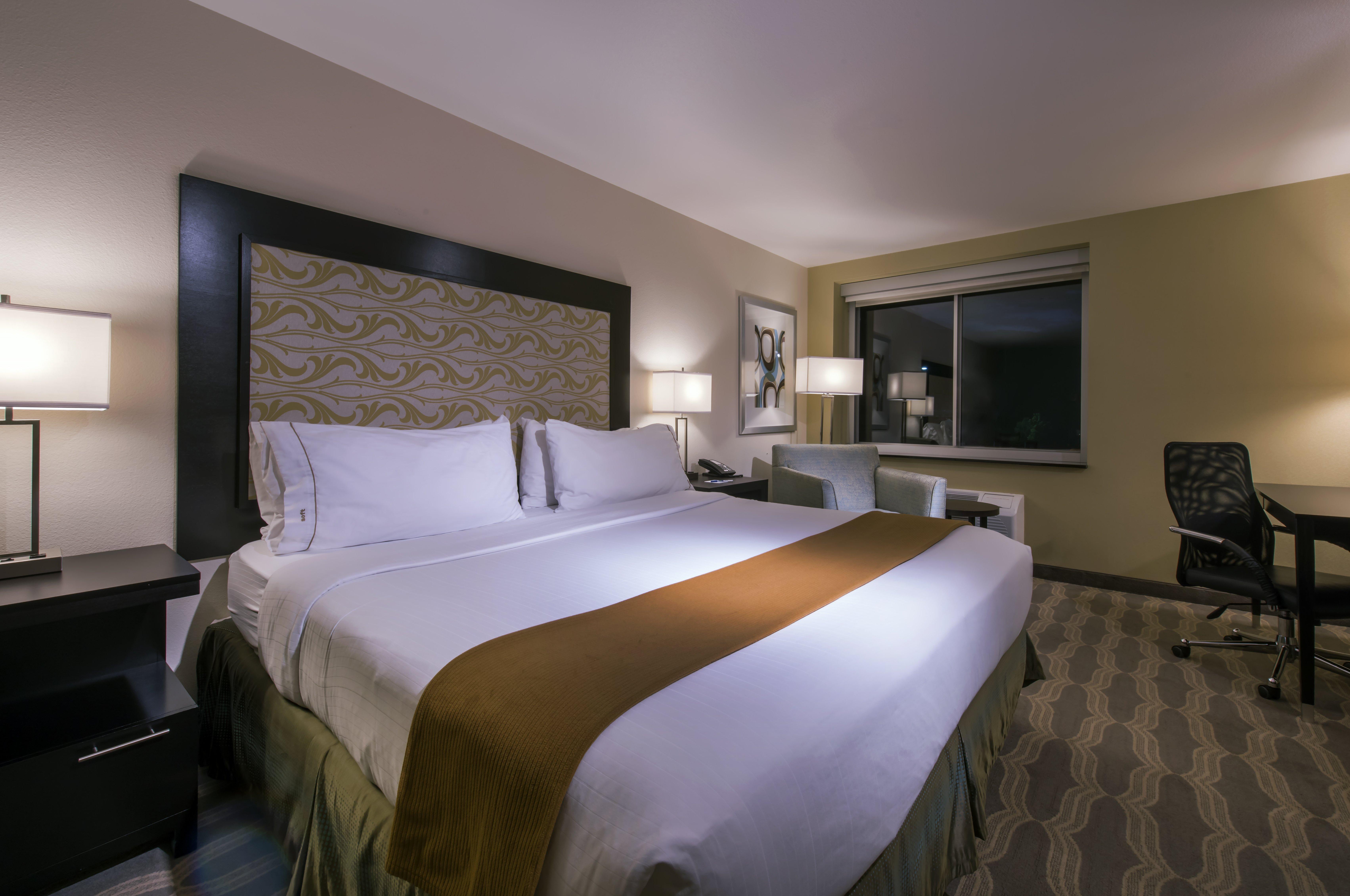 Holiday Inn Express & Suites Colorado Springs Central By Ihg Buitenkant foto