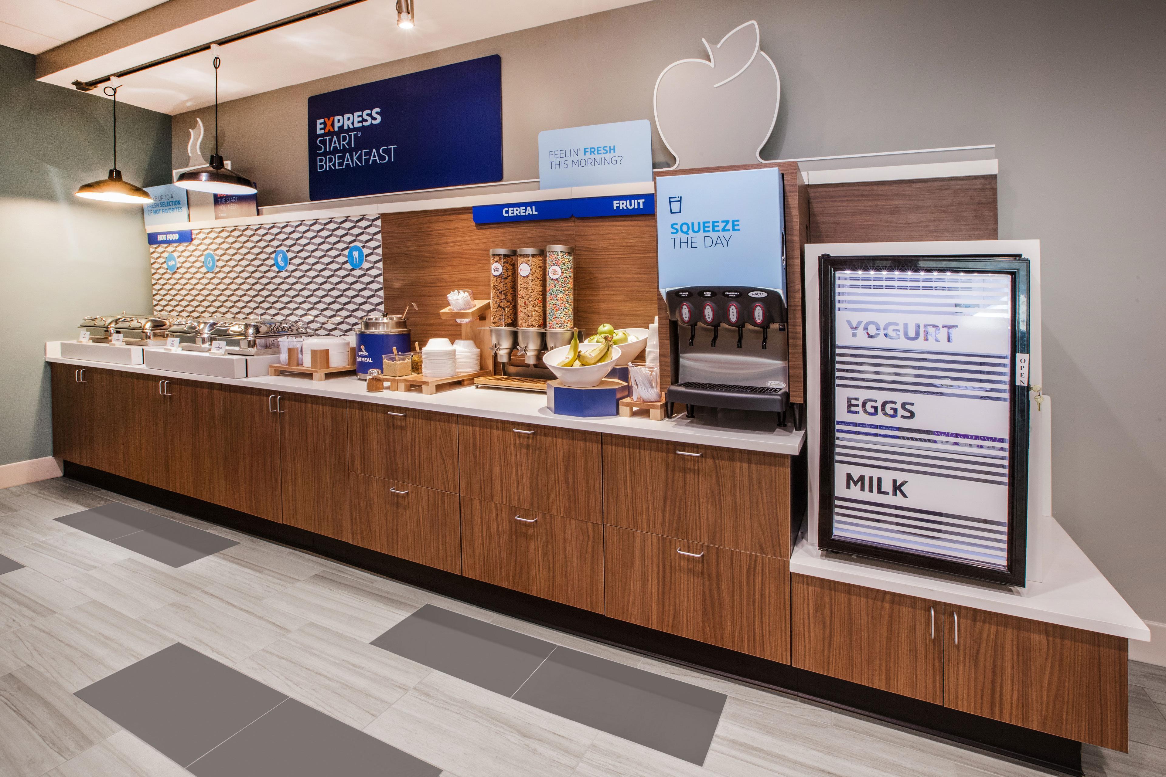 Holiday Inn Express & Suites Colorado Springs Central By Ihg Buitenkant foto