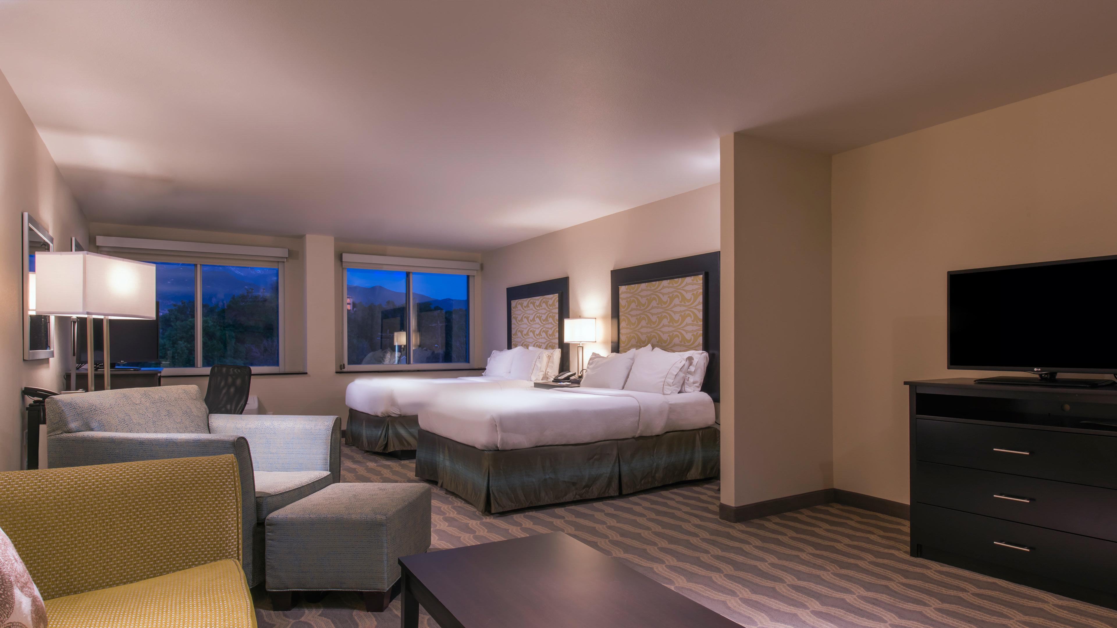 Holiday Inn Express & Suites Colorado Springs Central By Ihg Buitenkant foto