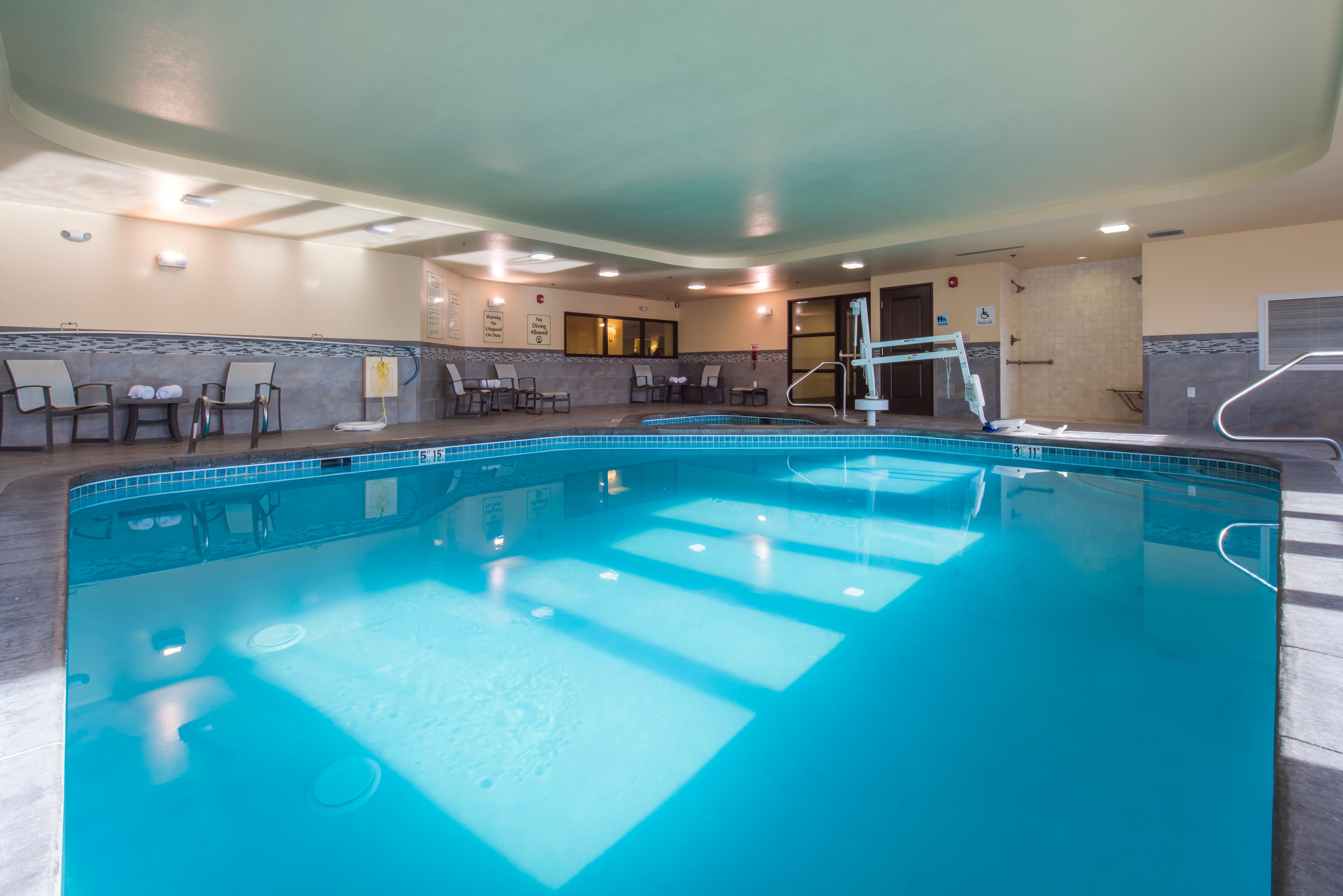 Holiday Inn Express & Suites Colorado Springs Central By Ihg Buitenkant foto