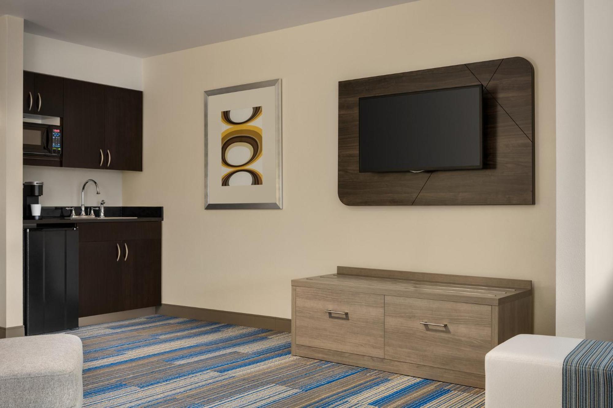 Holiday Inn Express & Suites Colorado Springs Central By Ihg Buitenkant foto