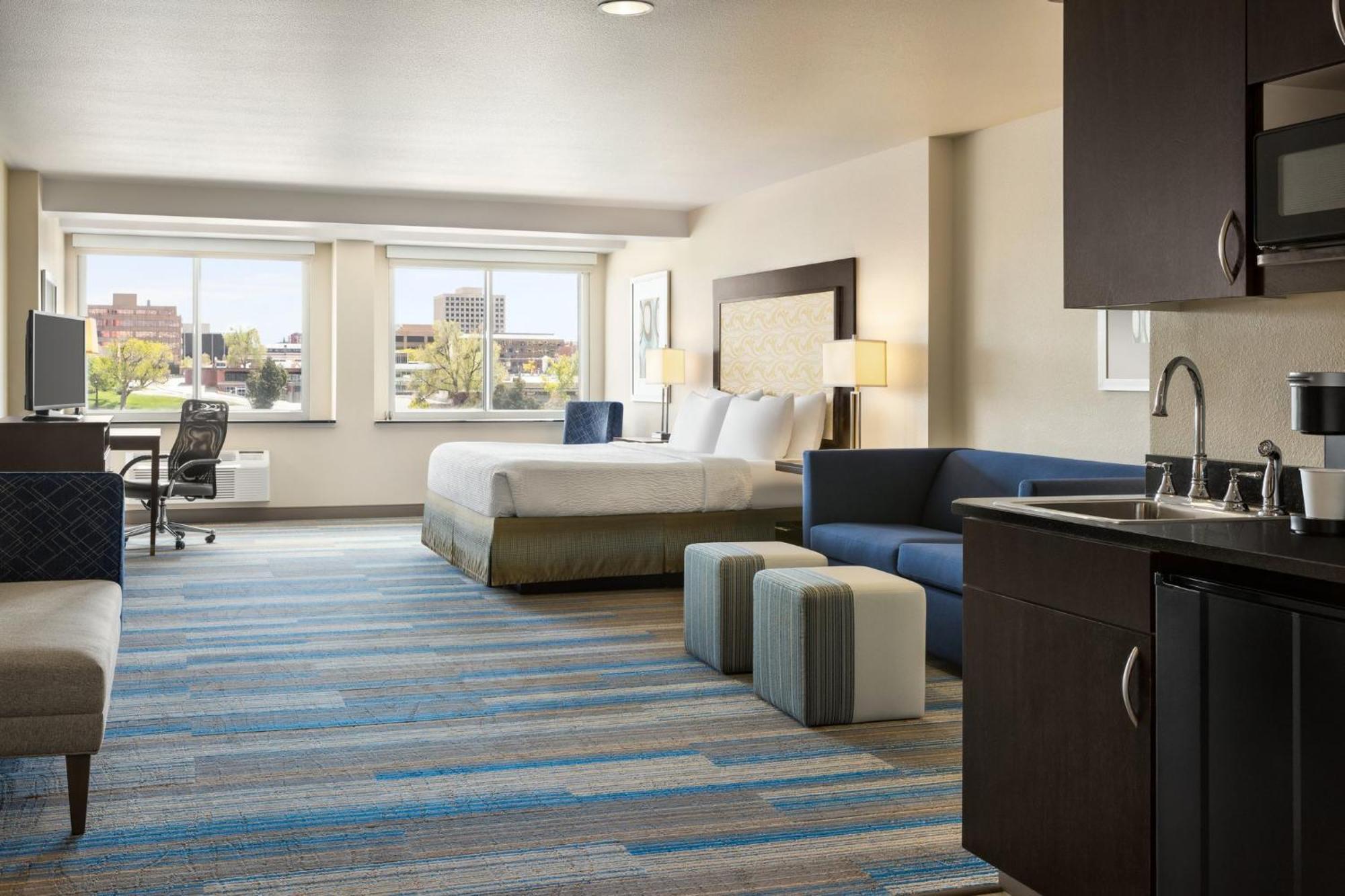 Holiday Inn Express & Suites Colorado Springs Central By Ihg Buitenkant foto