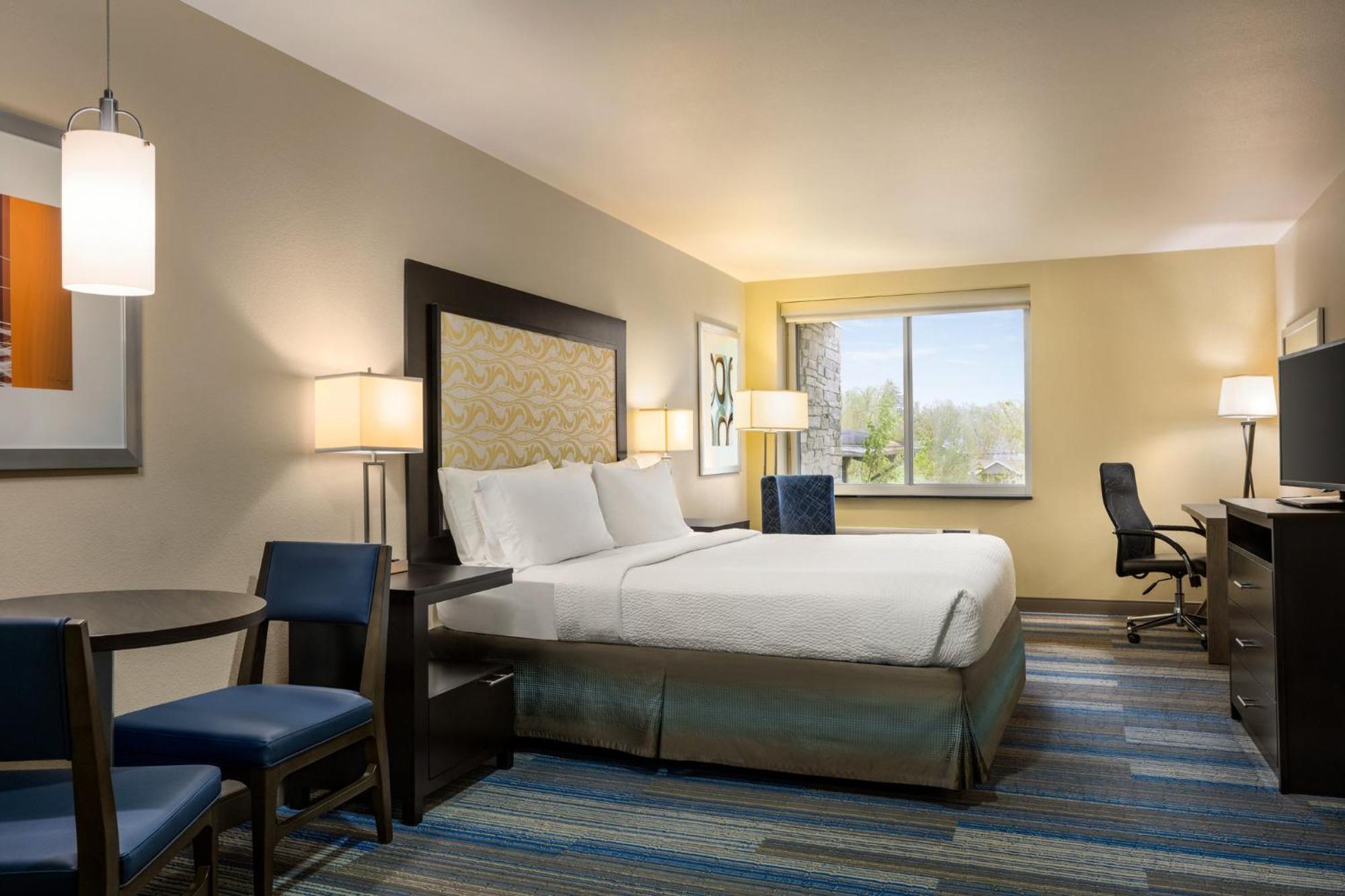 Holiday Inn Express & Suites Colorado Springs Central By Ihg Buitenkant foto