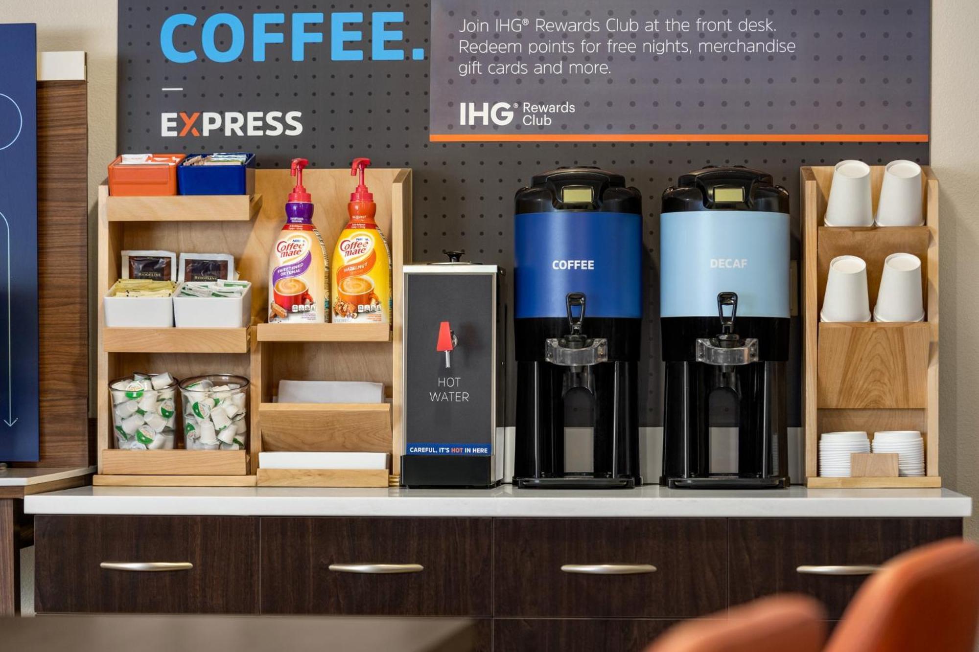 Holiday Inn Express & Suites Colorado Springs Central By Ihg Buitenkant foto