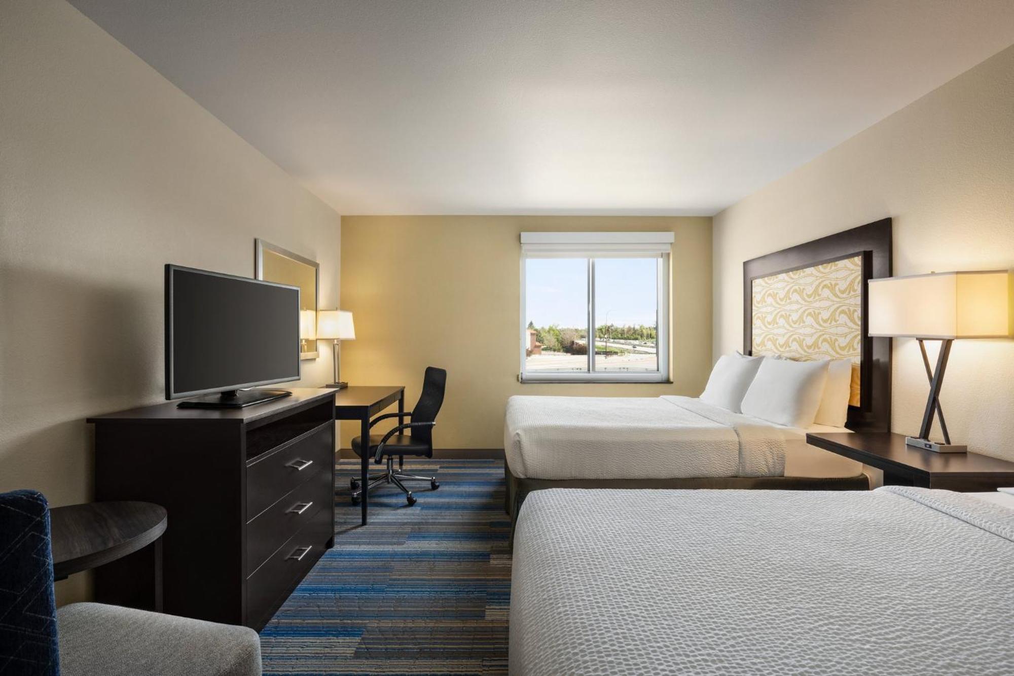Holiday Inn Express & Suites Colorado Springs Central By Ihg Buitenkant foto